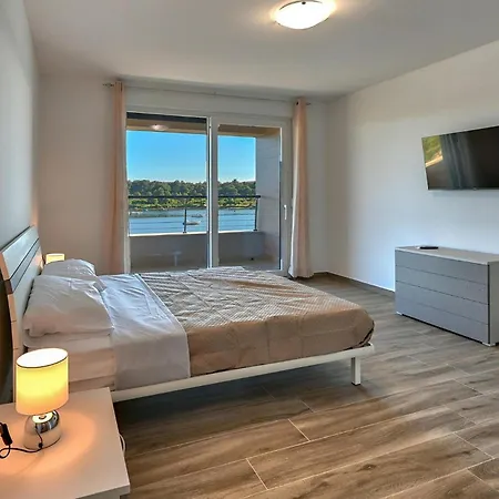 2 Ferienhaus *